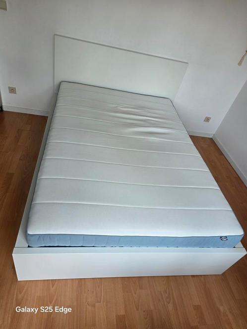 Wit malm 2persoonsbed 140x200  (geen koeriersdiensten), Huis en Inrichting, Slaapkamer | Matrassen en Bedbodems, Zo goed als nieuw