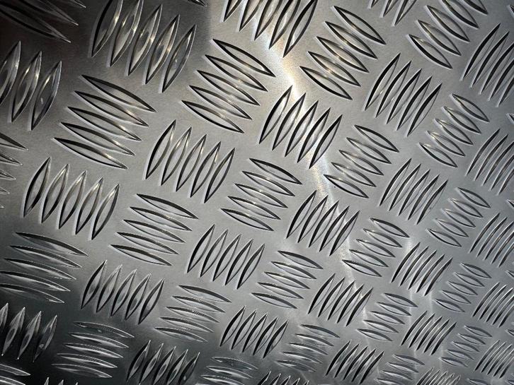 nieuwe dikke reststukken aluminium traanplaat 5/6,5 mm, Doe-het-zelf en Bouw, Overige Doe-Het-Zelf en Bouw, Nieuw, Ophalen
