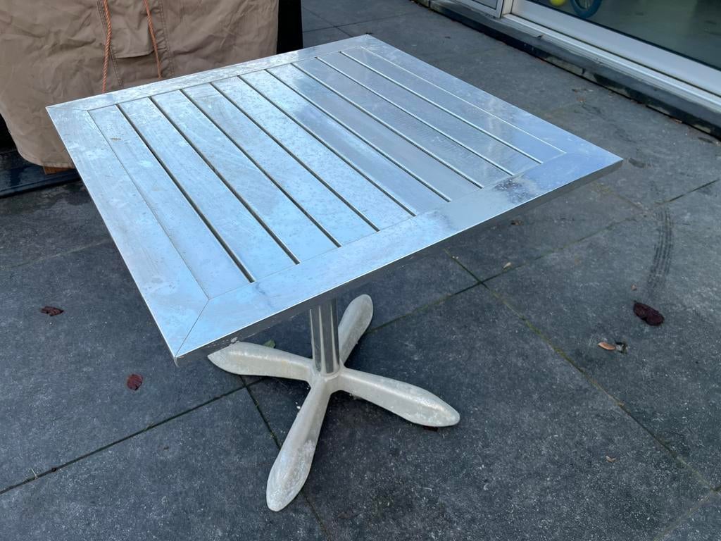 Table d'extérieur en aluminium pour 2 personnes (fixe-upper), Jardin & Terrasse, Tables de jardin, Utilisé, Carré, Aluminium, Enlèvement