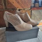 schoenen voor dames, Ophalen of Verzenden, Gedragen, Beige