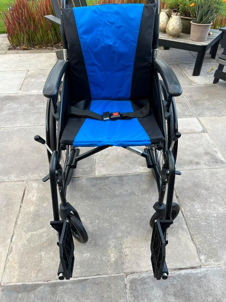 Opvouwbaar lichtgewicht rolstoel, Diversen, Rolstoelen, Zo goed als nieuw, Ophalen