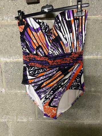 Badpak strapless beschikbaar voor biedingen