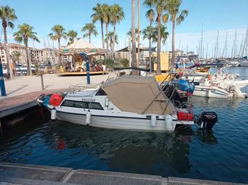 Bateau avec cabine tout équipé 5,90 m disponible aux enchères