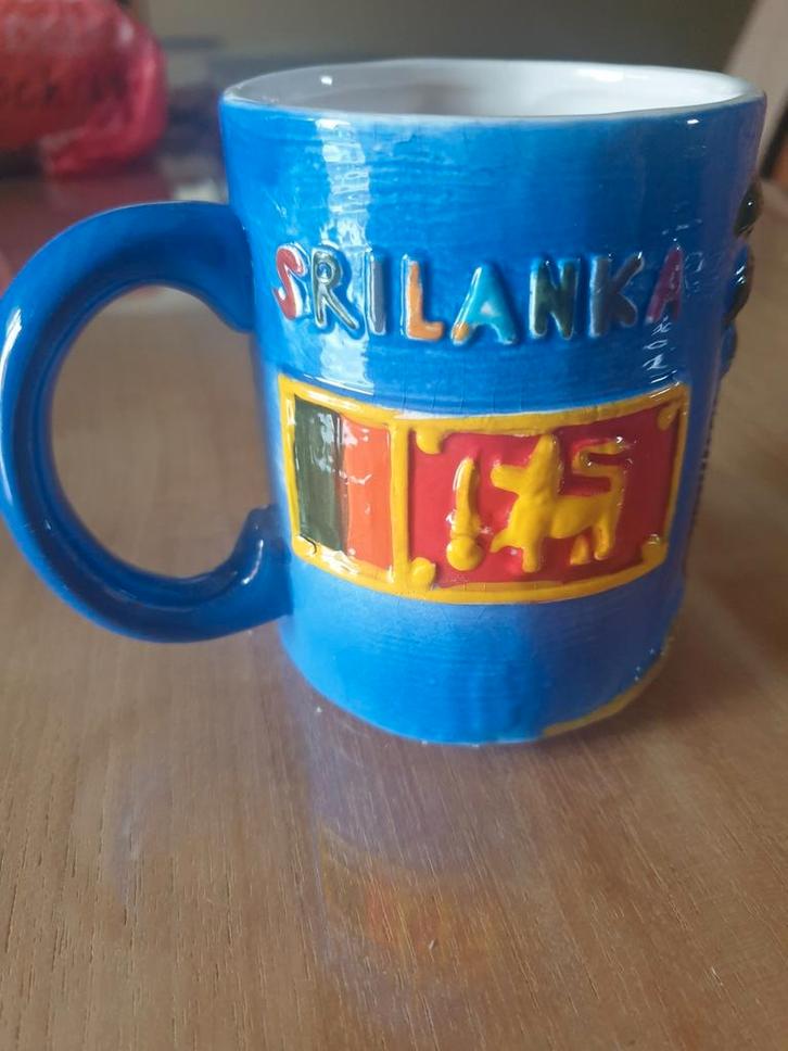 Leuke mok uit SriLanka, Huis en Inrichting, Keuken | Servies, Zo goed als nieuw, Ophalen of Verzenden