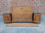 Eikenhouten bed en nachtkastjes uit de jaren 50, Huis en Inrichting, Ophalen, Gebruikt, Bruin, Tweepersoons
