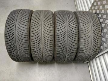 4 winterbanden 235/40-19 96W Michelin (6,5 - 7,0 mm) beschikbaar voor biedingen
