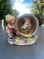 Belle et décorative statue vintage d'enfants jouant, Enlèvement ou Envoi, Utilisé, Humain