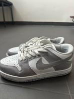 Nike dunk gris, Vêtements | Femmes, Chaussures, Neuf, Gris, Sneakers et Baskets, Nike