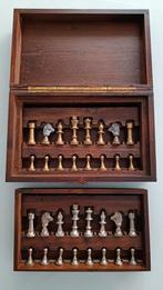 Oude schaakstukken tin/messing in koffer., Antiek en Kunst, Ophalen of Verzenden