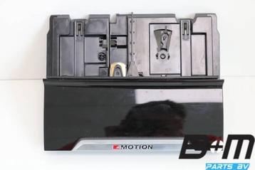 Opbergvak in middenconsole VW Passat B8 beschikbaar voor biedingen