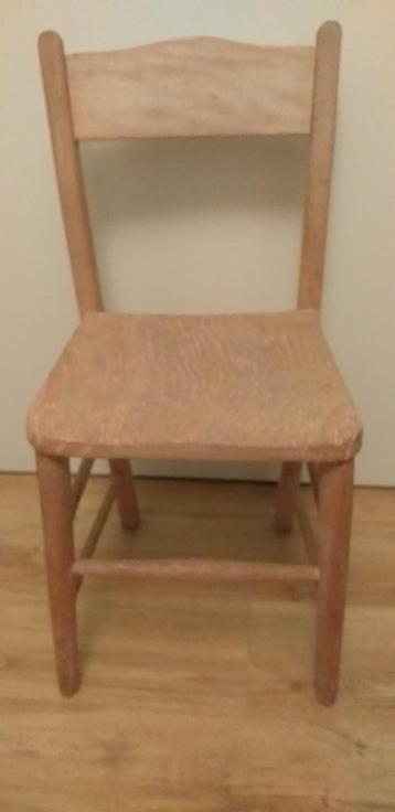 Chaise d'enfant beschikbaar voor biedingen
