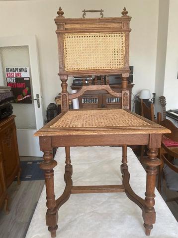 Antieke Stoelen beschikbaar voor biedingen
