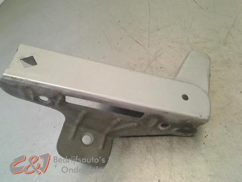 Bumpersteun rechts-voor van een Opel Vivaro, Auto-onderdelen, Carrosserie, Opel, Gebruikt, 3 maanden garantie, Ophalen of Verzenden