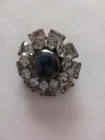 Strass broche, correcte sluiting, Handtassen en Accessoires, Broches, Ophalen of Verzenden