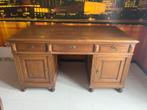 Bureau en chêne et 2 chaises en sois, Ophalen