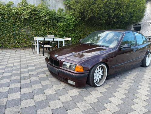 BMW E36 318I Benzine/Automaat/OLDTIMER, Auto's, BMW, Particulier, 3 Reeks, Benzine, 5 deurs, Automaat, Rood, Stof, Onderhoudsboekje