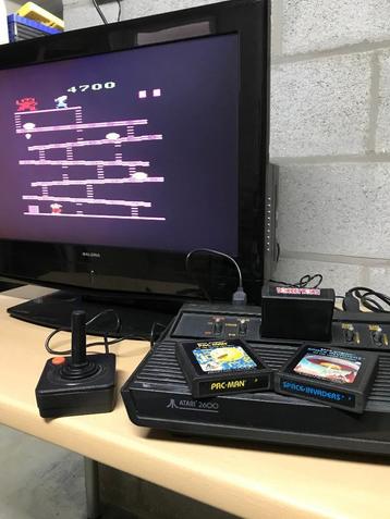 Atari 2600 VCS spelcomputer plus games