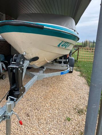Bateau de plaisance - 25 ch, 3 à 6 mètres, Utilisé, Moteur hors-bord, Polyester