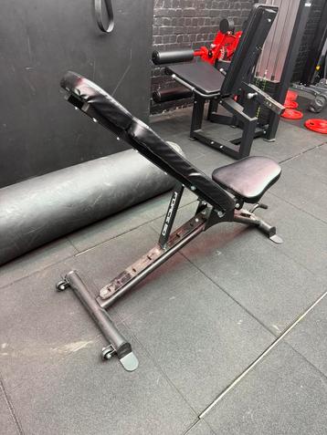 Verstelbare fitnessbank – Focus Fitness Pro Line beschikbaar voor biedingen