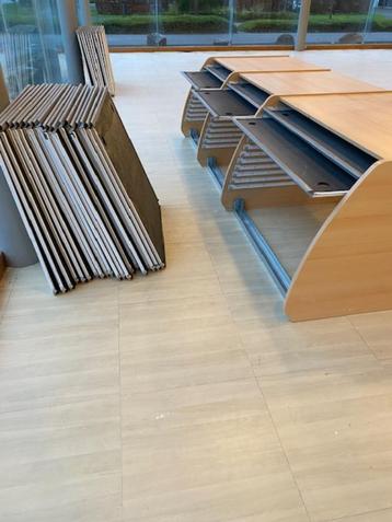 opbergkast posters schilderijen vloeren beschikbaar voor biedingen