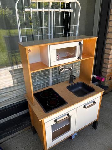 Kinderkeuken  beschikbaar voor biedingen