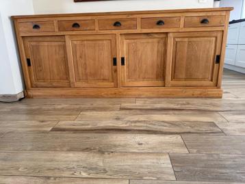 dressoir beschikbaar voor biedingen