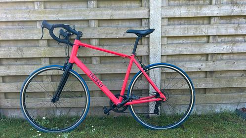 Triban koersfiets, Fietsen en Brommers, Fietsen | Heren | Sportfietsen en Toerfietsen, Zo goed als nieuw, Ophalen