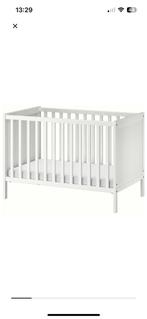 Lit bébé évolutif Sundvik, Kinderen en Baby's, Babywiegjes en Ledikanten, Ophalen, Zo goed als nieuw