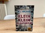M.J. Arlidge - Klein klein kleutertje, Comme neuf, Pays-Bas, Enlèvement ou Envoi, M.J. Arlidge