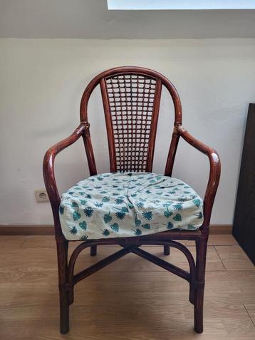 4 Rotan stoelen  beschikbaar voor biedingen