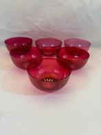 Set van 6 roze cranberrykleurige Val St Lambert kommetjes, Ophalen