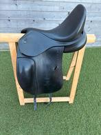 Zadel Dressuur Ikonic 17,5", Dieren en Toebehoren, Ophalen, Gebruikt, Dressuur