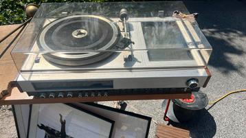 Philips 802 platenspeler radio beschikbaar voor biedingen