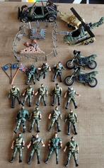 16 actiefiguren, voertuigen + accessoires - thema leger, Ophalen of Verzenden, Gebruikt