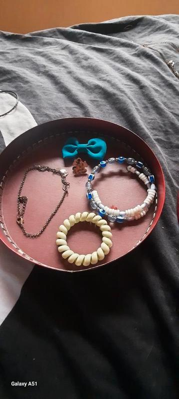 Bijoux. À venir chercher.  beschikbaar voor biedingen