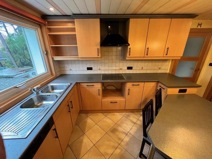 Complete keuken, Huis en Inrichting, Keuken | Complete keukens, Zo goed als nieuw, Hoekkeuken, Overige kleuren, Composiet, Ophalen