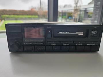 Realistic Model 12-9432 Vintage Autoradio beschikbaar voor biedingen