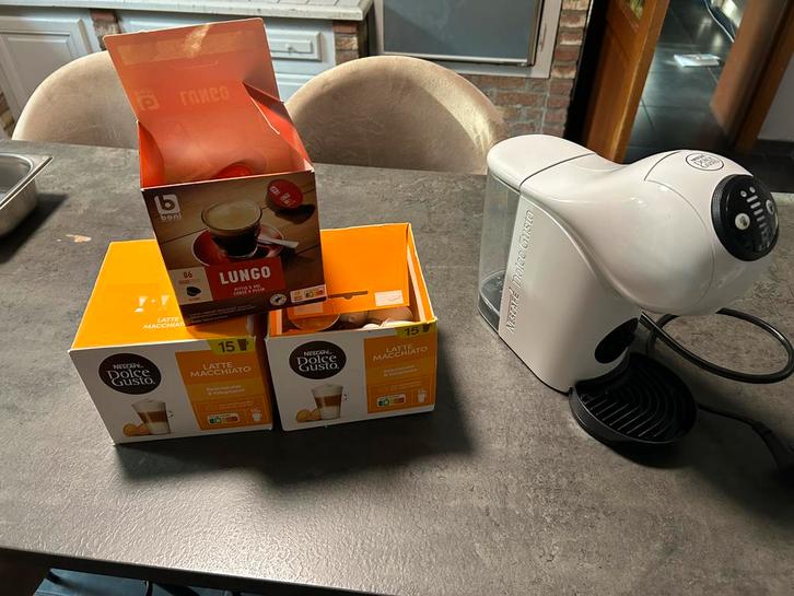 Dolce gusto nescafe + capsule, Elektronische apparatuur, Koffiezetapparaten, Zo goed als nieuw, Ophalen