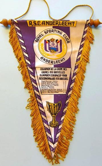 RSC Anderlecht 1976 sublieme vintage voetbal vaandel beschikbaar voor biedingen