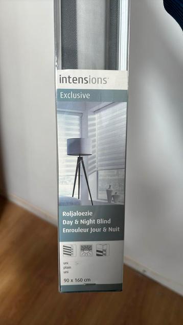 Store enrouleur exclusive jour&nuit 90x160cm gris foncé beschikbaar voor biedingen