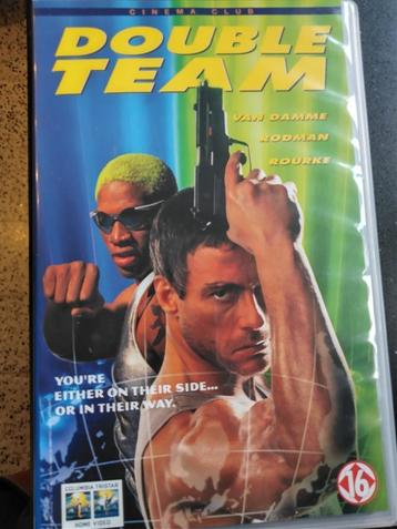 film DOUBLE TEAM op VHS beschikbaar voor biedingen