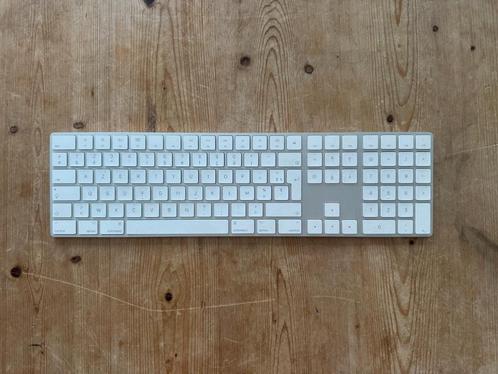 Apple Magic Keyboard (numeriek - AZERTY), Computers en Software, Toetsenborden, Gebruikt, Azerty, Ophalen