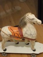 antiek paardje in papier maché, Enlèvement