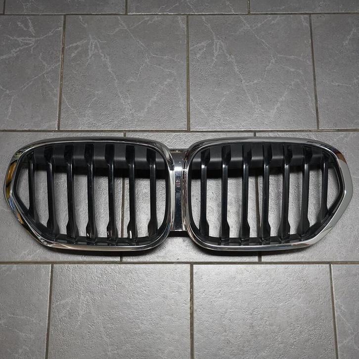 BMW X1 LCI 2021/2022 grill, Autos : Pièces & Accessoires, Autres pièces automobiles, BMW, Utilisé, Enlèvement ou Envoi