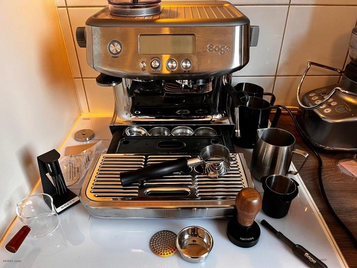 Sage Barista Pro + Accessoires twv. €350, Elektronische apparatuur, Koffiezetapparaten, Zo goed als nieuw, Koffiebonen, Espresso apparaat