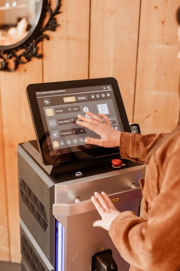 Laserontharing Sutech quattro diode laser, Elektronische apparatuur, Persoonlijke Verzorgingsapparatuur, Gebruikt, Ophalen