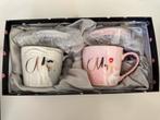 Deux tasses avec couvercles et cuilleres Mrs & Mr, Ophalen, Nieuw, Overige stijlen, Kop(pen) en/of Schotel(s)