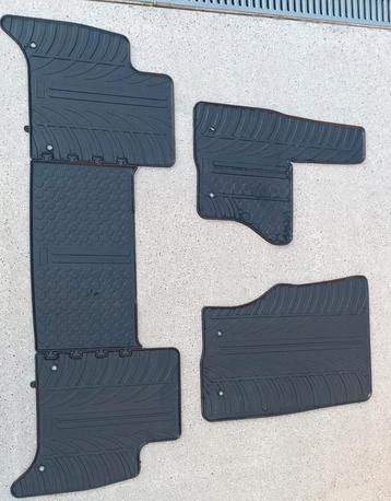 Land Rover Discovery 5 rubberen matten set beschikbaar voor biedingen