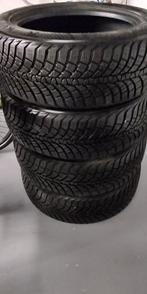 Winterbanden 215/R17/98V Kumho Wintercraft, Auto-onderdelen, Ophalen, Winterbanden