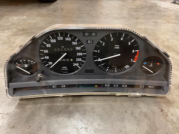 Instrumentenpaneel BMW E30 beschikbaar voor biedingen